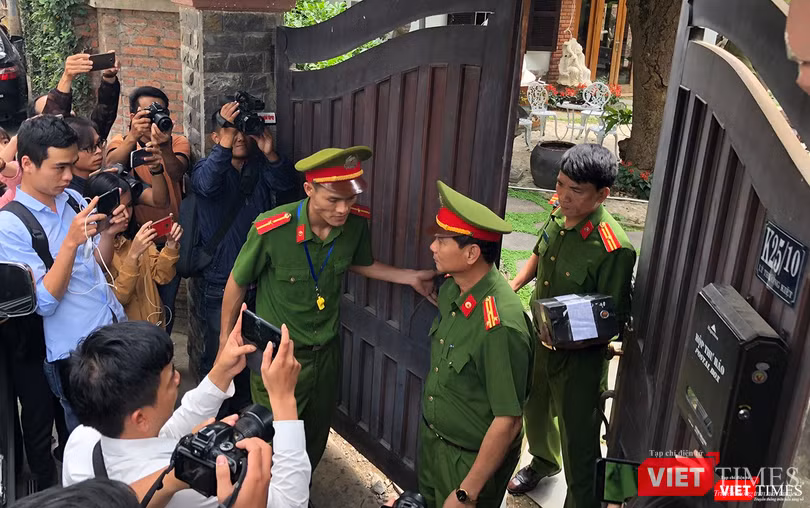 Cơ quan CSĐT Bộ Công an khám nhà ông Trần Văn Minh