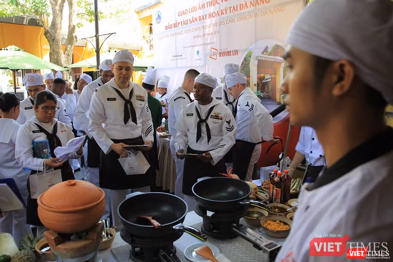 Hứng thú với món mỳ Quảng gà