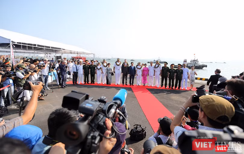 Toàn cảnh chuyến thăm lịch sử của đội tàu sân bay USS Carl Vinson ở Đà Nẵng ảnh 21