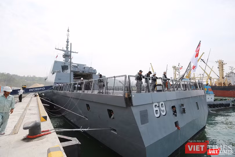Tàu khu trục RSS INTREPID-Hải quân Singapore đã đến Đà Nẵng ảnh 9