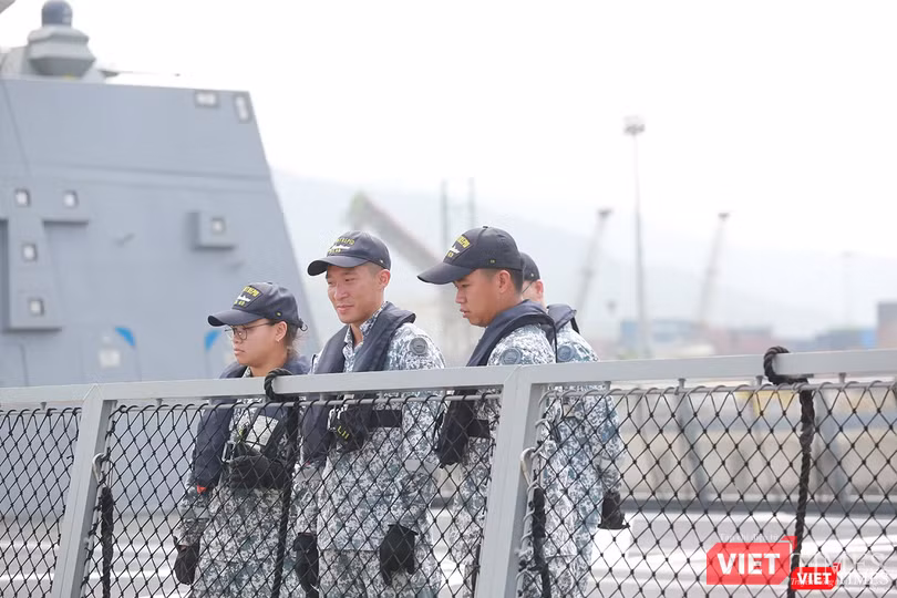 Tàu khu trục RSS INTREPID-Hải quân Singapore đã đến Đà Nẵng ảnh 15