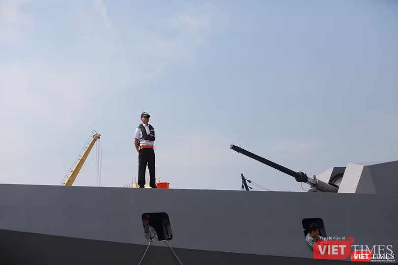 Tàu khu trục RSS INTREPID-Hải quân Singapore đã đến Đà Nẵng ảnh 11