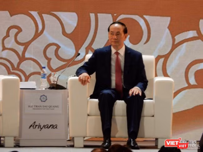 Chiều 10/11, với vai trò chủ trì Đối thoại Cấp cao không chính thức giữa APEC và ASEAN, Chủ tịch nước Trần Đại Quang đã ra Tuyên bố báo chí về nội dung kết quả của hoạt động này.