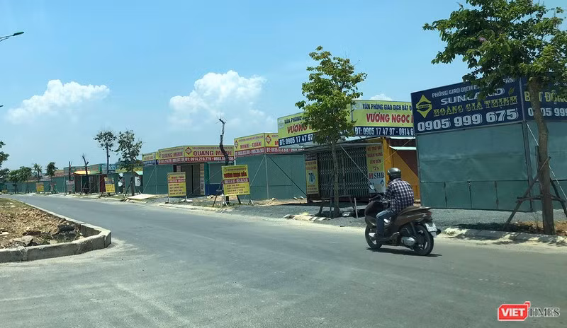 Một góc đường tại khu đô thị Nam Hòa Xuân vào thời điểm giá đất được "thổi" lên cao