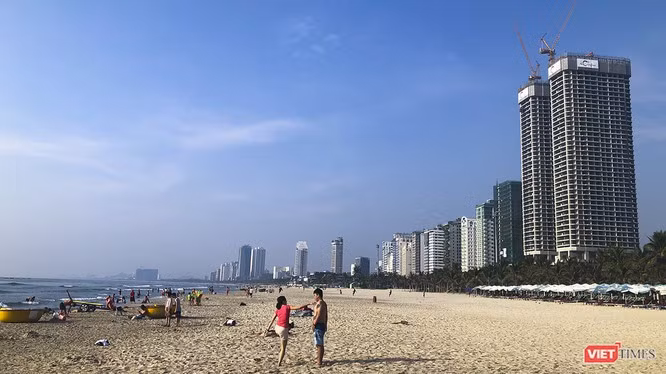 Một góc bãi biển Đà Nẵng