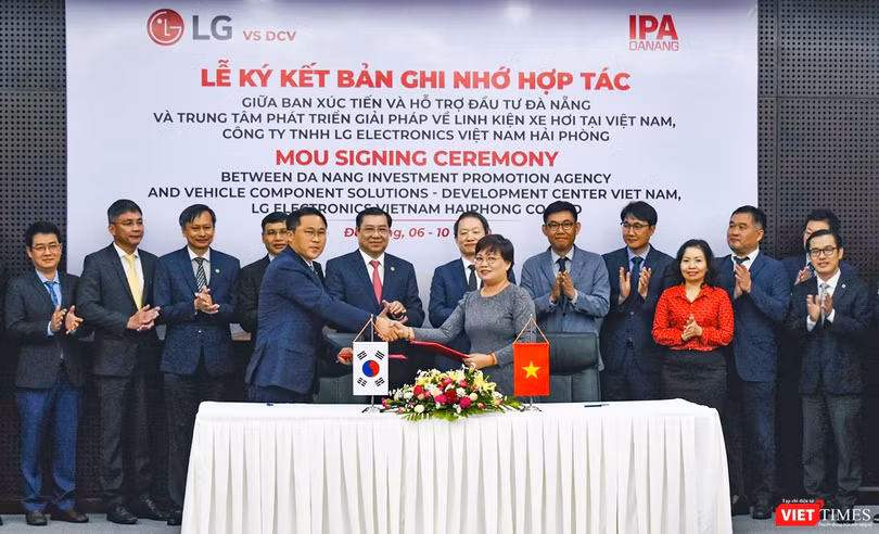 Quang cảnh buổi ký kết