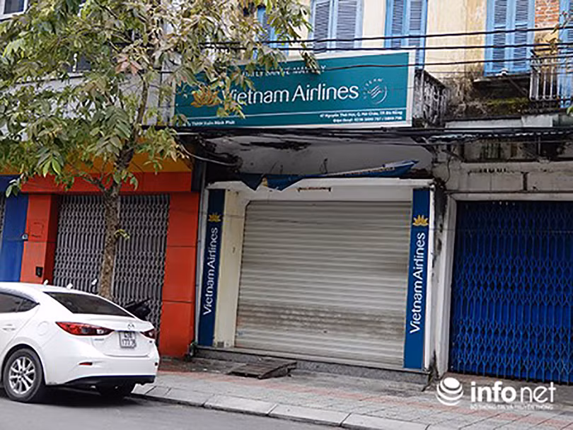 Công ty Minh Hưng Phát mua ngôi nhà công sản 47 Nguyễn Thái Học (điểm bán vé máy bay Vietnam Airlines) với nhiều ưu đãi và sau đó chuyển cho gia đình ông Nguyễn Xuân Anh sử dụng (Ảnh: HC)