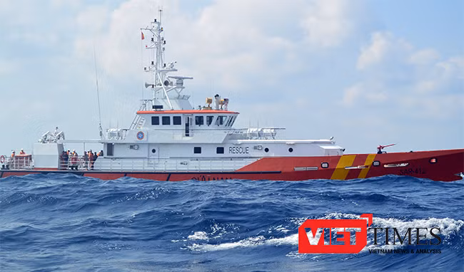 Tàu SAR 412 đang làm nhiệm vụ cứu nạn ngoài biển
