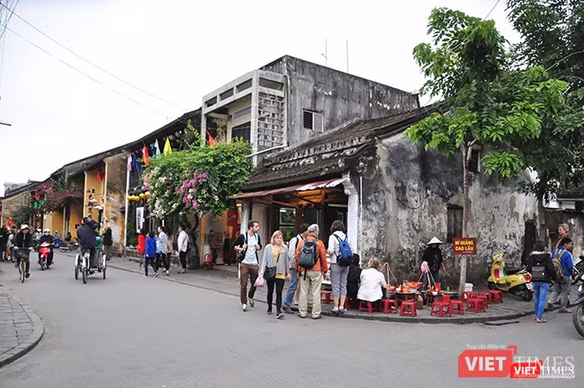 Sáng 11/10, ông Nguyễn Văn Dũng, Chủ tịch TP Hội An cho biết, sáng nay (11/10), nước sinh hoạt đã có trở lại sau 2 ngày bị thiếu nước vì sông Vĩnh Điện bị nhiễm mặn do tháo cửa đập tạm.