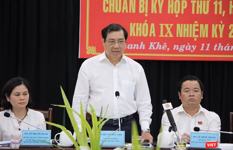 Ông Huỳnh Đức Thơ-Chủ tịch UBND TP Đà Nẵng trả lời ý kiến cử tri quận Thanh Khê tại Hội nghị tiếp xúc cử tri chuẩn bị cho kỳ họp thứ 11, HĐND TP Đà Nẵng khóa IX, nhiệm kỳ 2016-2021diễn ra chiều 11/6.