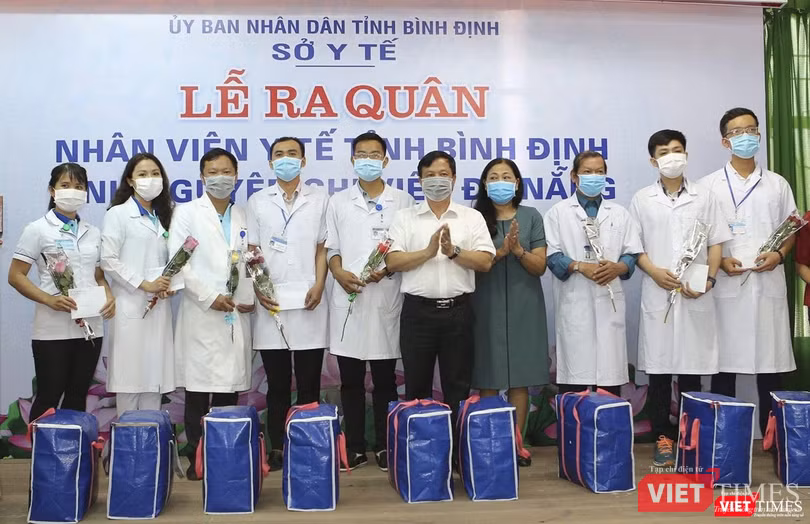 Đoàn bác sĩ tỉnh Bình Định đến hỗ trợ Đà Nẵng trong đợt dịch bùng phát vào tháng 7-8/2020 Đoàn bác sĩ tỉnh Bình Định đến hỗ trợ Đà Nẵng trong đợt dịch bùng phát vào tháng 7-8/2020