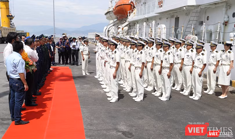 Trước lễ đón