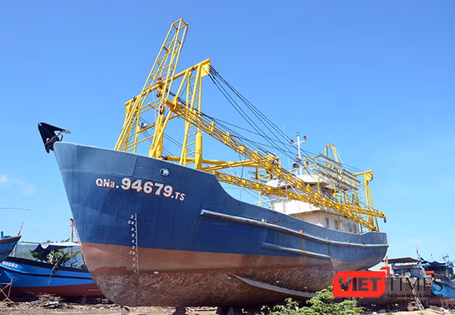 Chiều 30/8, TAND TP Tam Kỳ (Quảng Nam) đã tuyên án buộc Công ty cổ phần Đóng tàu Bảo Duy bồi thường cho ngư dân Trần Văn Liên 2,8 tỷ đồng vì những thiệt hại gây ra đối với tàu cá vỏ thép QNa 94679.