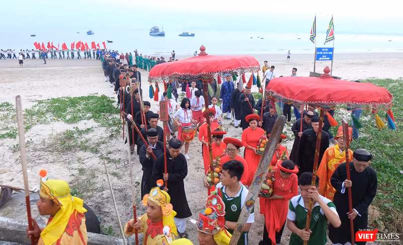 Một góc lễ hội Cầu ngư truyền thống tại Đà Nẵng