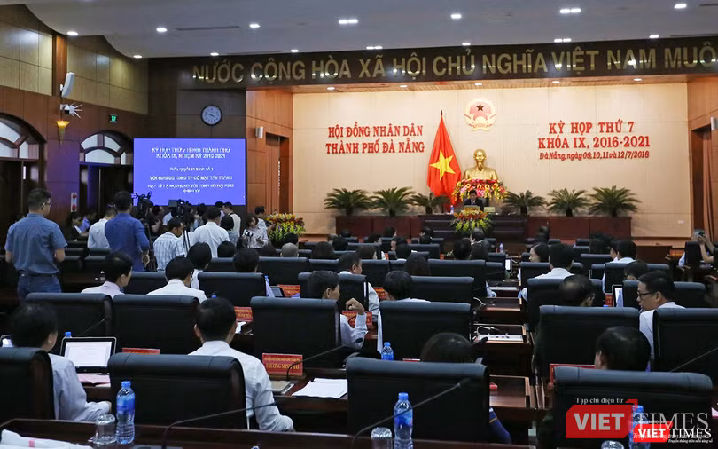 Kỳ họp tiến hành thông qua các thủ tục bầu các chức danh chủ chốt