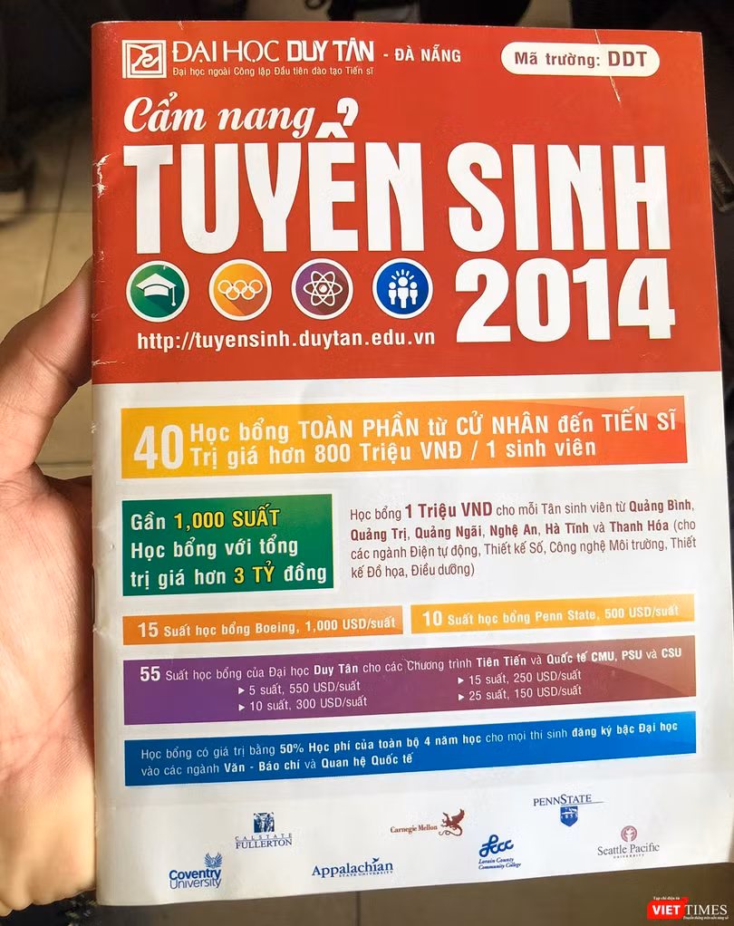 Cẩm nang Tuyển sinh của ĐH Duy Tân Cẩm nang Tuyển sinh của ĐH Duy Tân