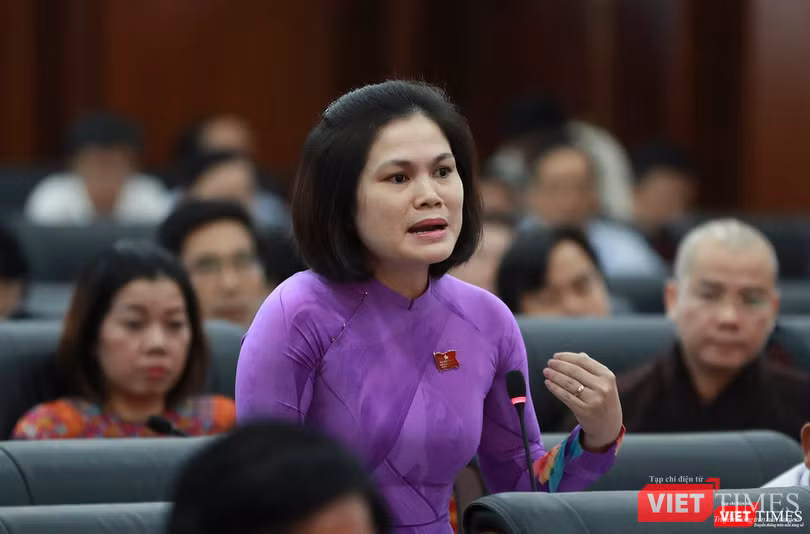 Theo đại biểu Lê Thị Mỹ Hạnh, sau kết luận của Thanh tra Chính phủ, thành phố cũng có rất nhiều nổ lực khắc phục hạn chế trong công tác quản lý đất đai nói chung và các dự án ven biển nói riêng, tuy nhiên việc xử lý các nhà đầu tư dự án công chậm tiến độ cần công khai Theo đại biểu Lê Thị Mỹ Hạnh, sau kết luận của Thanh tra Chính phủ, thành phố cũng có rất nhiều nổ lực khắc phục hạn chế trong công tác quản lý đất đai nói chung và các dự án ven biển nói riêng, tuy nhiên việc xử lý các nhà đầu tư dự án công chậm tiến độ cần công khai