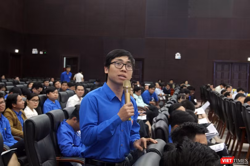 Thanh niên Đà Nẵng đặt câu hỏi dành cho lãnh đạo TP tại buổi Đối thoại tháng 3 vừa diễn ra sáng 26/3