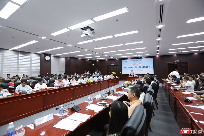 Ngày 11/8, UBND TP Đà Nẵng tổ chức gặp mặt các doanh nghiệp du lịch trên địa bàn năm 2018. Ngày 11/8, UBND TP Đà Nẵng tổ chức gặp mặt các doanh nghiệp du lịch trên địa bàn năm 2018.