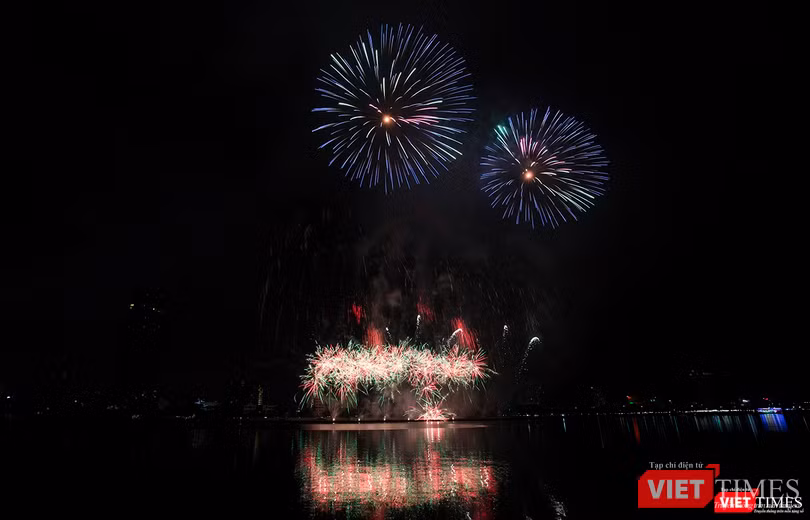 Pháo hoa Đà Nẵng 2018: Mãn nhãn “Bức họa Huyền thoại của những cây cầu” ảnh 7
