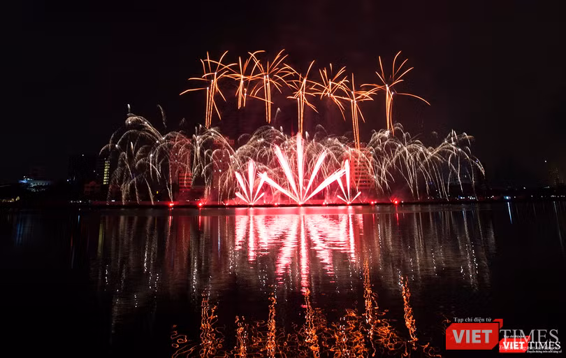 Pháo hoa Đà Nẵng 2018: Mãn nhãn “Bức họa Huyền thoại của những cây cầu” ảnh 14