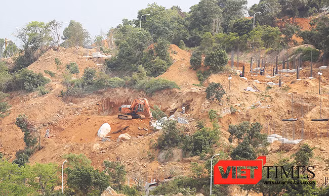 VietTimes, rừng Sơn Trà, bị đào xới, phá rừng, khu du lịch, Đà Nẵng
