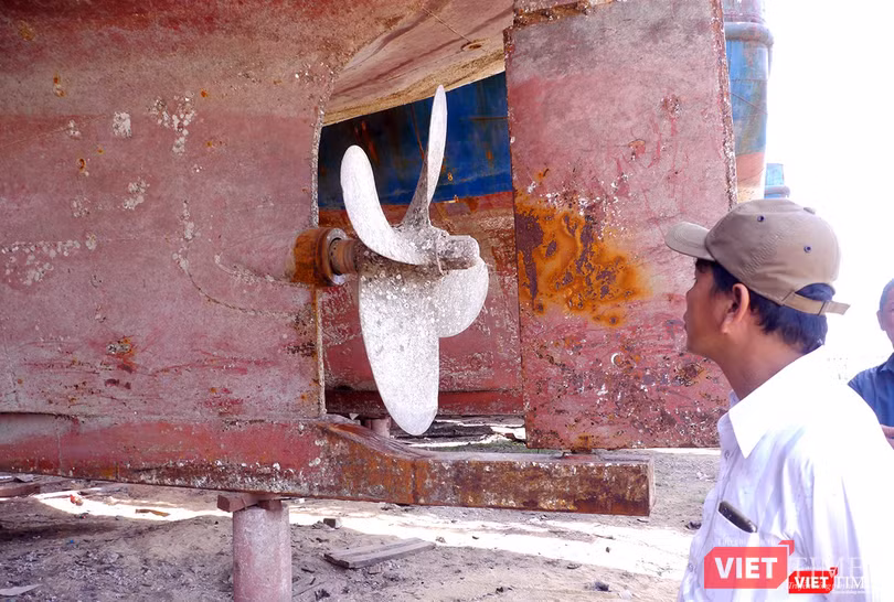 Bên cạnh chi phí đóng tàu cao, ngư dân phải chịu chi phí bảo dưỡng tàu không hề nhỏ khi cao gấp 3-4 lần so với tàu gỗ truyền thống