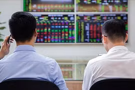 Nhà đầu tư chứng khoán nên làm gì sau phiên tăng mạnh nhất từ khi nâng hạng?