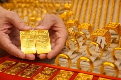 Suy ngẫm từ “cú rơi” chưa biết đáy của vàng