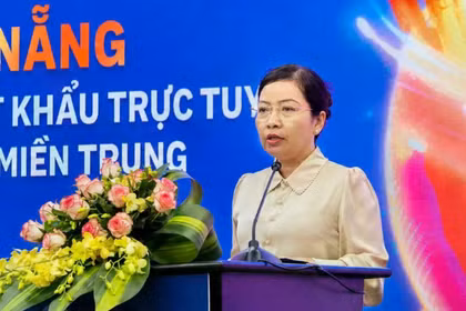 Bà Lê Thị Kim Phương, Giám đốc Sở Công thương TP Đà Nẵng phát biểu tại hội thảo "Đà Nẵng xuất khẩu trực tuyến khu vực miền Trung". Ảnh XM
