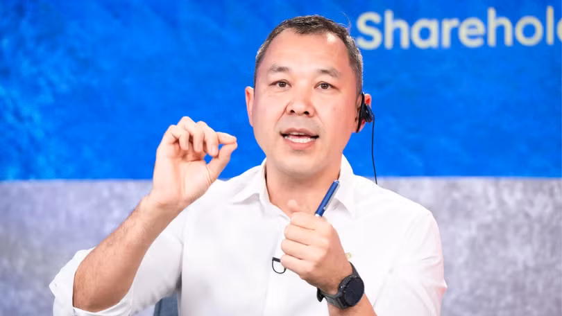 Chủ tịch Bolat Duisenov tại buổi đối thoại chiều nay