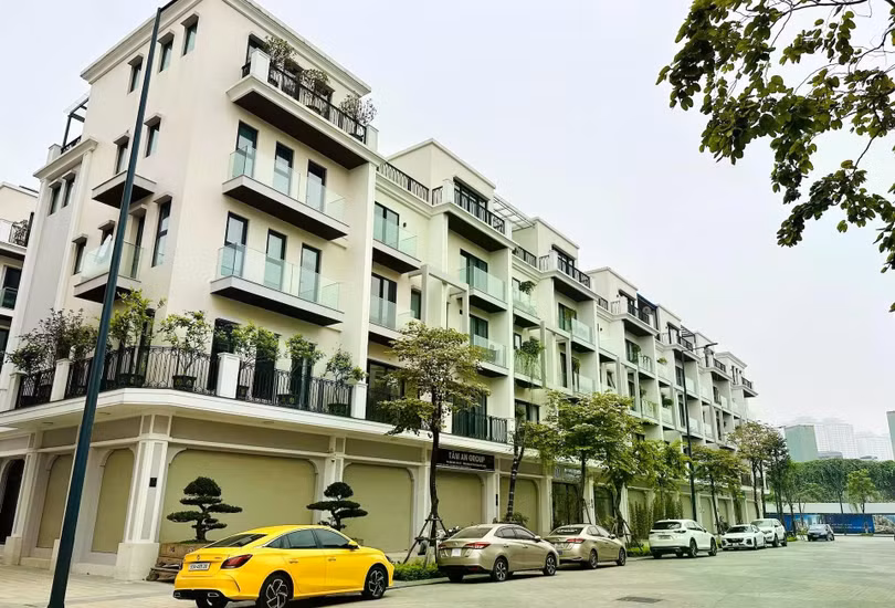 Thanh khoản giảm giữa lúc nguồn cung lập đỉnh, doanh nghiệp địa ốc thêm áp lực.