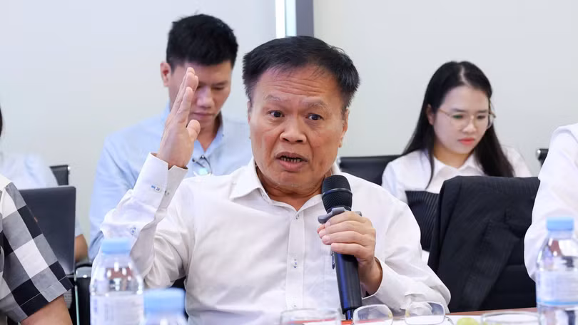 TS Nguyễn Đình Cung tại tọa đàm sáng nay