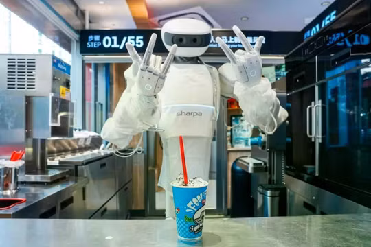 Robot AI Trung Quốc trổ tài làm kem, thành công tới 99%