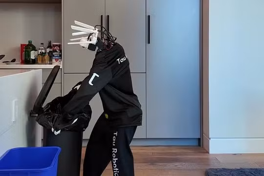 Một giờ thuê robot hình người làm được những gì?