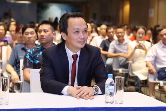 Ông Trịnh Văn Quyết tại ĐHĐCĐ FLC sáng nay.