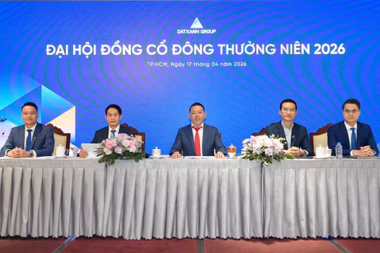 Nhà sáng lập, Chủ tịch Hội đồng chiến lược, ông Lương Trí Thìn (giữa)