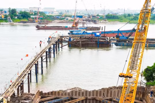 Hình hài cầu Mễ Sở dài gần 14 km nối Hà Nội - Hưng Yên