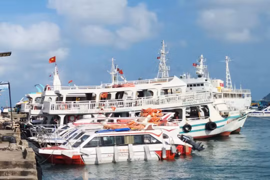 Siết chặt quản lý vận tải, tổng kiểm tra an toàn giao thông đường thủy ở An Giang