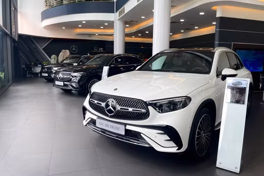 Cuộc đua xe sang thay đổi ra sao khi xuất hiện loạt xe tiền tỷ Trung Quốc?