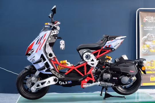 Xe tay ga hàng độc Italjet Dragster 300 phiên bản đường đua về Việt Nam