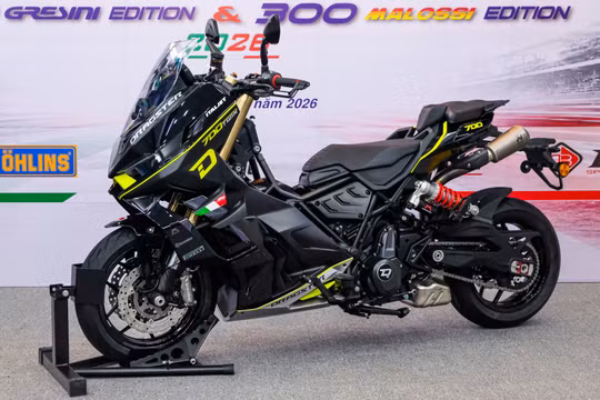 Siêu mô tô Italjet Dragster 700 về Việt Nam, giá ngang Kia Morning