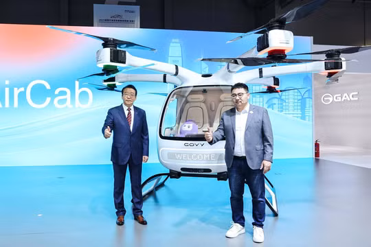 GAC giới thiệu Govy AirCab, mẫu ô tô bay thương mại đầu tiên của hãng, tại Triển lãm Ô tô và Chuỗi cung ứng Quốc tế Hong Kong 2025. Ảnh: GAC.