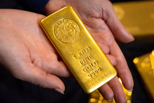 Giá vàng thế giới sáng 25/9 giảm xuống 4.274 USD/ounce, thấp hơn khoảng 17 USD/ounce so với sáng 24/9. Ảnh: Bloomberg.