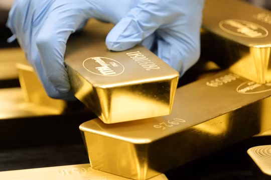 Giá vàng thế giới sáng 5/10 tăng lên 4.145 USD/ounce, cao hơn khoảng 4 USD/ounce so với sáng 3/10. Ảnh: Getty.