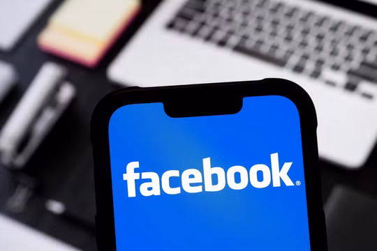 Tin nóng công nghệ 8/10: Facebook ưu tiên giao diện video Reels để cạnh tranh TikTok
