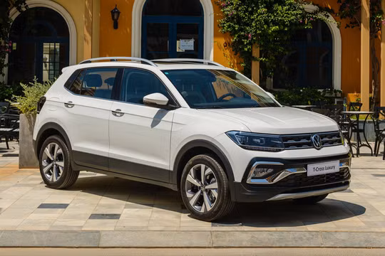 Xe tiền tỷ châu Âu mất gần 50% giá trị sau 3 năm bán ở Việt Nam