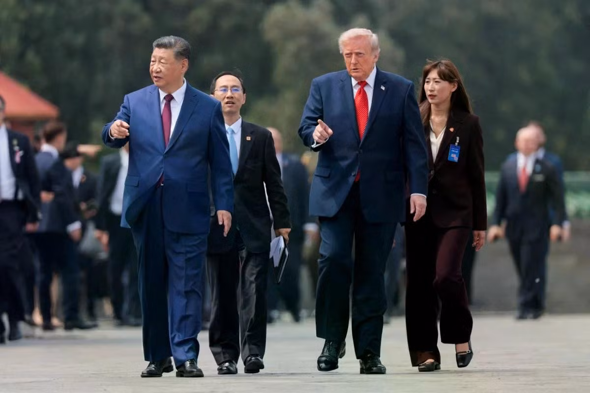 ong-trump-don-ong-tap-tiec-xa-hoa-va-nhung-man-mac-ca-cang-thang.jpg
