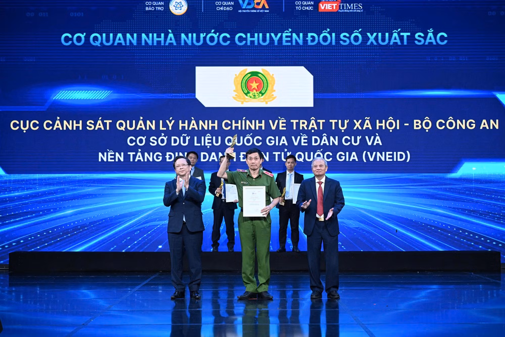 cuc-canh-sat.jpg