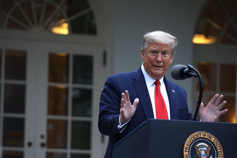 Tổng thống Trump ngừng tài trợ cho WHO vì cách xử lý yếu kém COVID-19 của cơ quan này (Ảnh: Vanity Fair)